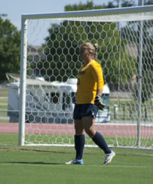 Senior+goalkeeper+Katie+Merson+%2800%29+stands+in+goal.+Multiple+injuries+to+goalkeepers+have+tested+the+Eagles+depth+at+the+position.File+photo