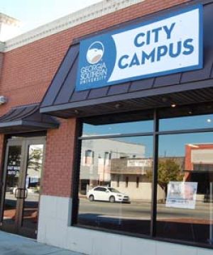City+Campus+prepares+tomorrow%C3%A2%E2%82%AC%26%23x2122%3Bs+business+owners
