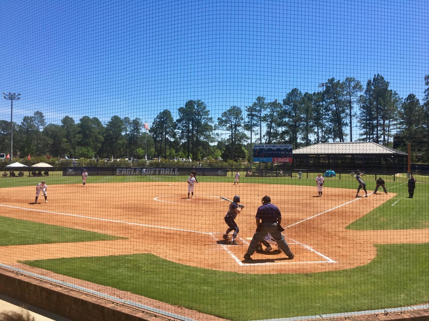 Softball+sweeps+Coastal+Carolina+in+a+battle+of+the+birds