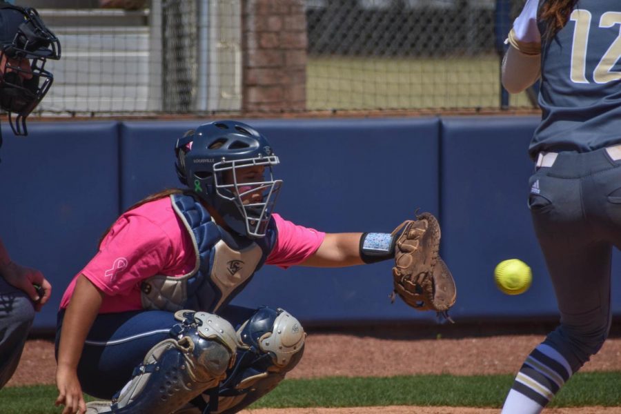 The Georgia Southern womens softball team went 28-25 overall last 2018 season but held a conference record of 12-15 in the Sun Belt conference.