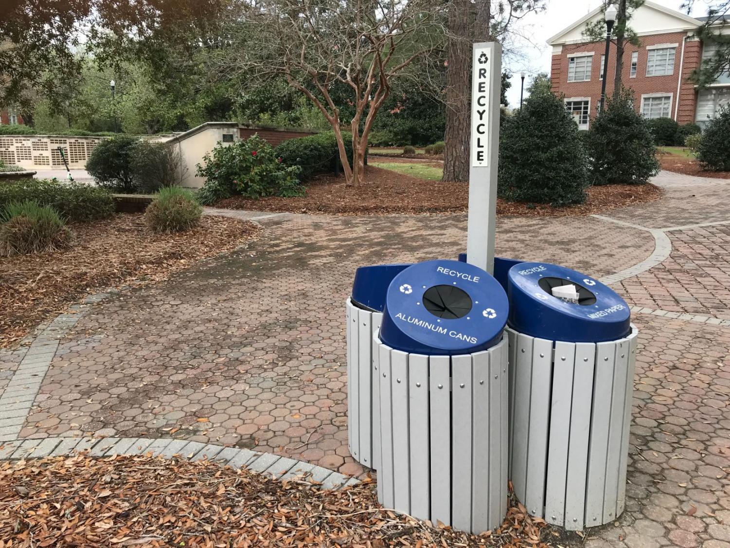 Georgia+Southern+student+pitches+idea+to+SGA+to+implement+more+recycling+and+compost+bins+around+campus