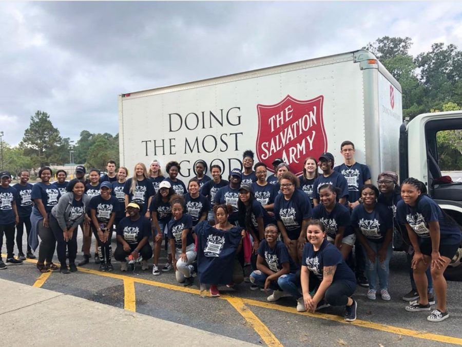All students and staff who volunteered for Salvation Army. Photo from Kee’Ara Smith.