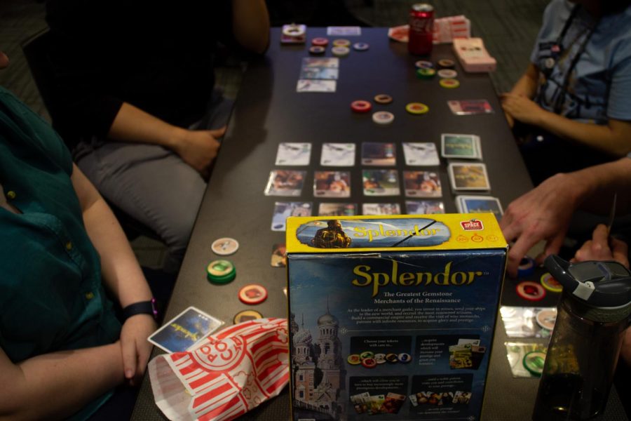 Splendor is being played by a group of students.