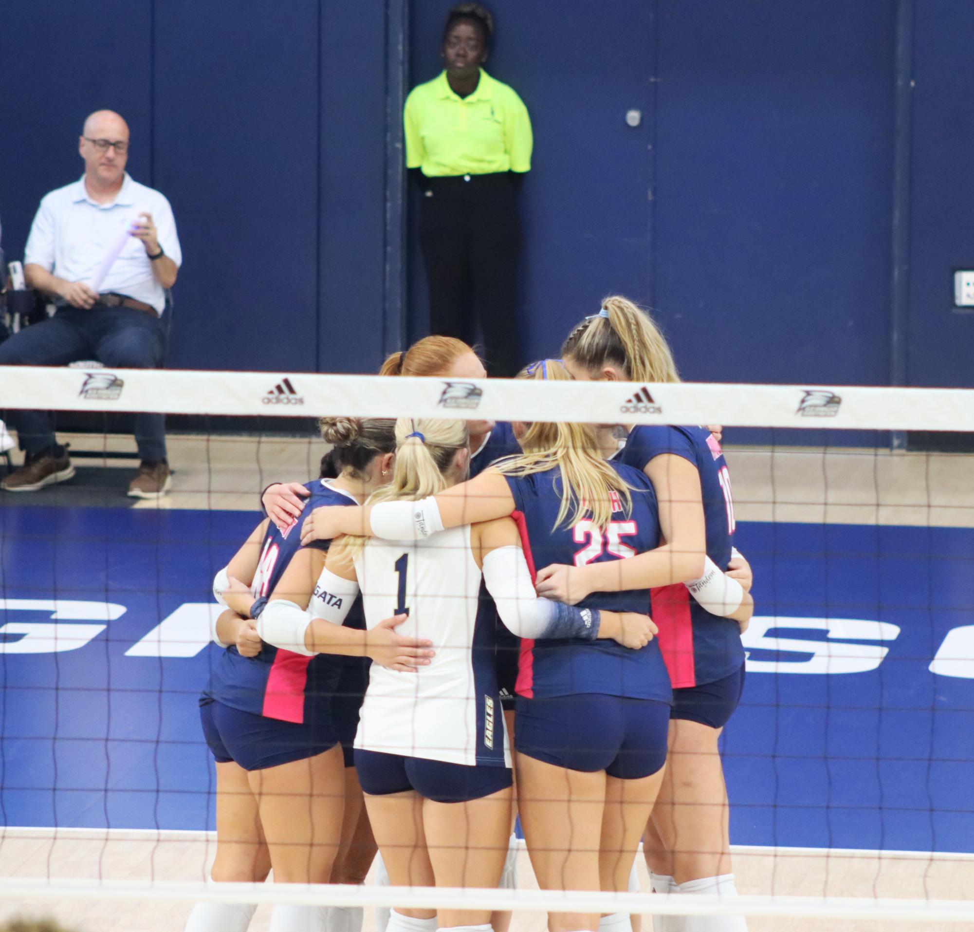 GS Women's Volleyball Defeats Western Carolina