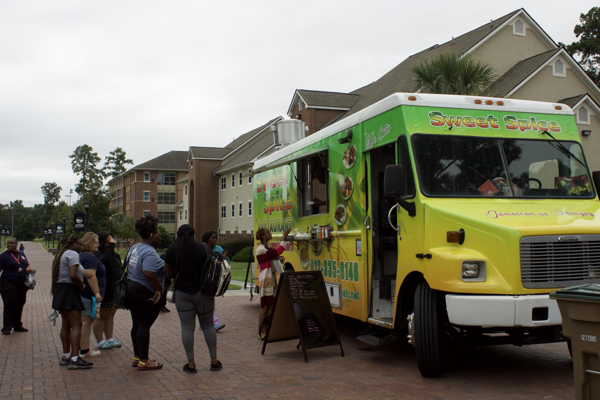 Armstrong Farmers Market and Student Org Fair Photostory