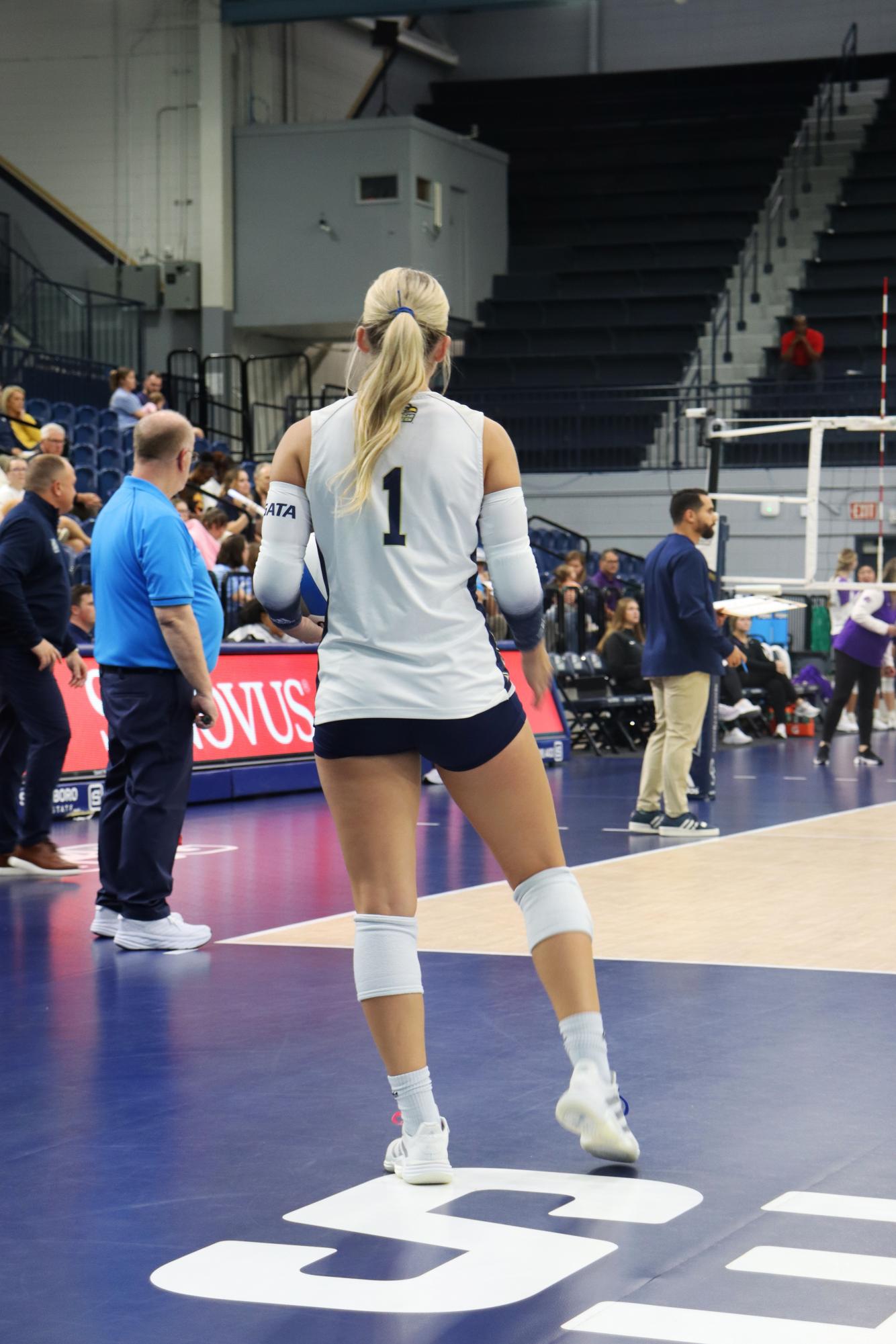 GS Women's Volleyball Defeats Western Carolina