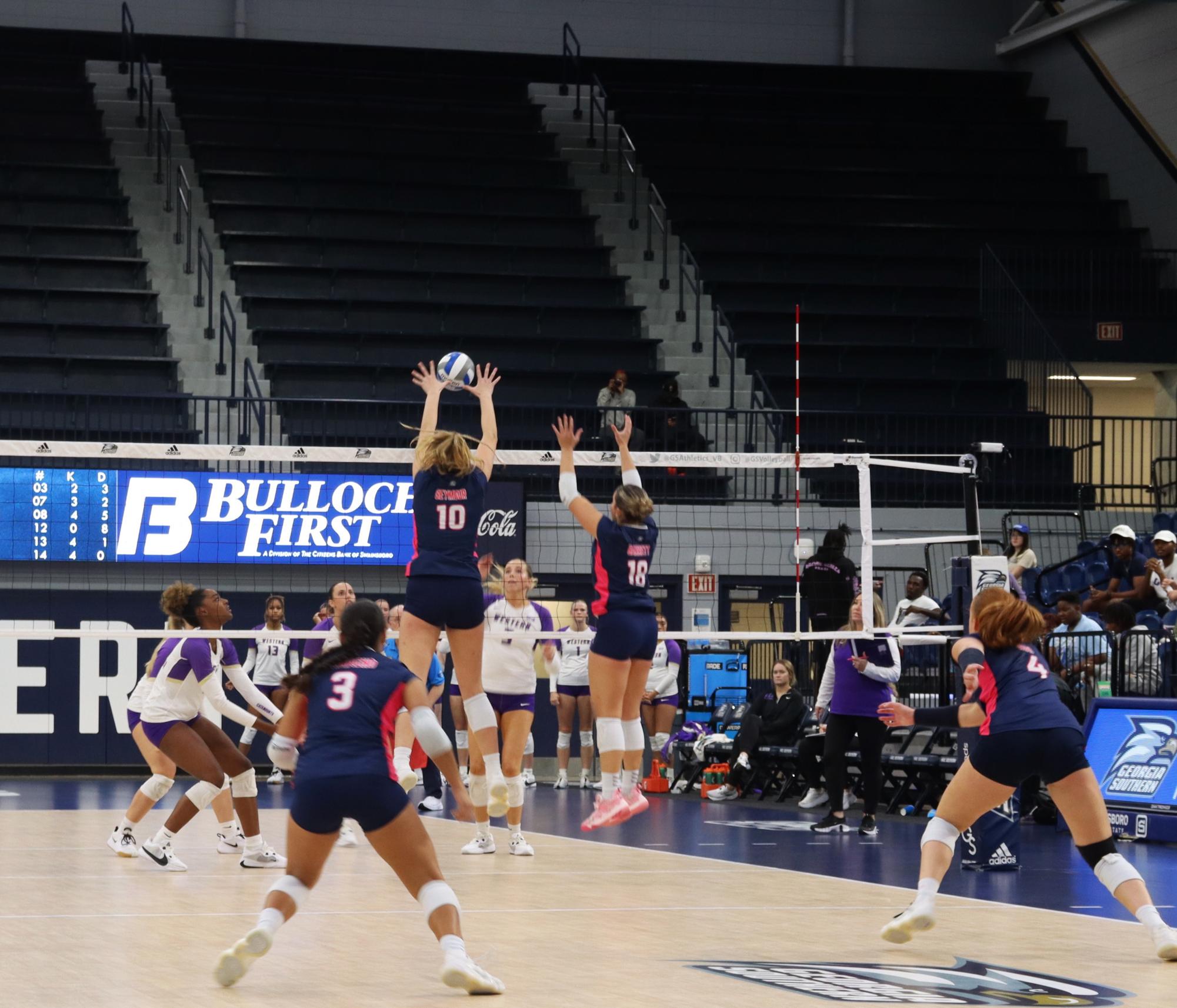 GS Women's Volleyball Defeats Western Carolina